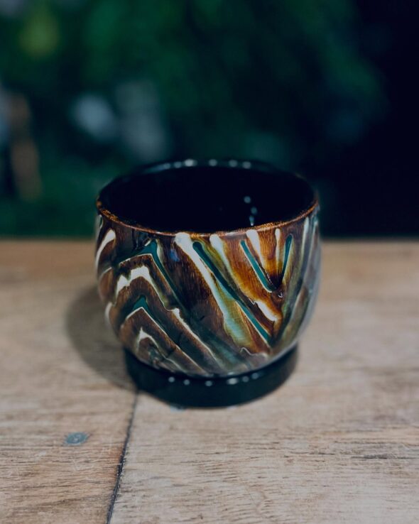 落ち着きマーブル＆未来感デザイン。おすすめ鉢のご案内