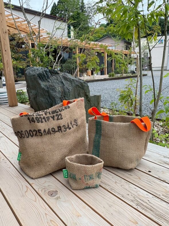 新入荷！個性派からシンプルまで揃うナチュラル鉢カバー特集