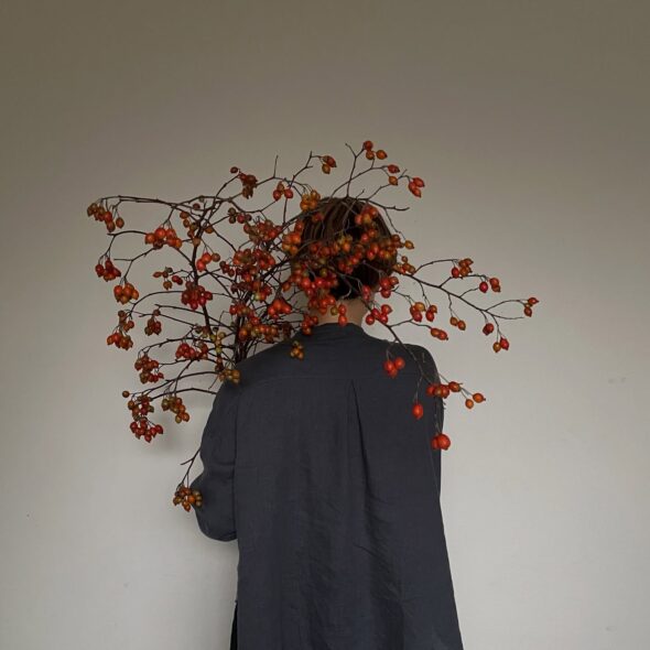 秋を運ぶ実もの──ローゼンセテゲラの美しさ