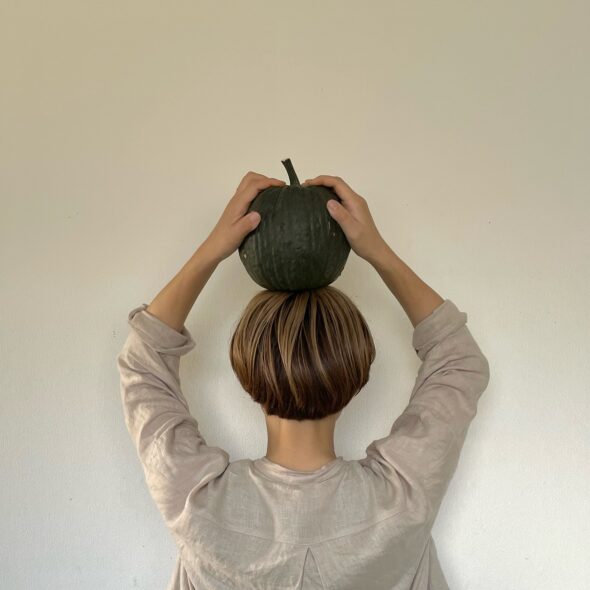 ハロウィン過ぎない秋の彩り——おもちゃかぼちゃ入荷しました