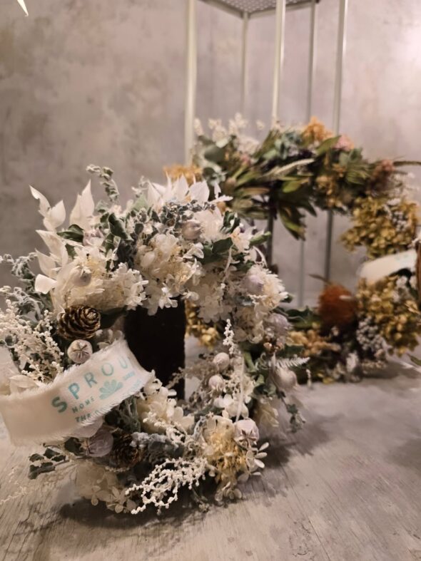 冬を彩る、やまだのオリジナルリース